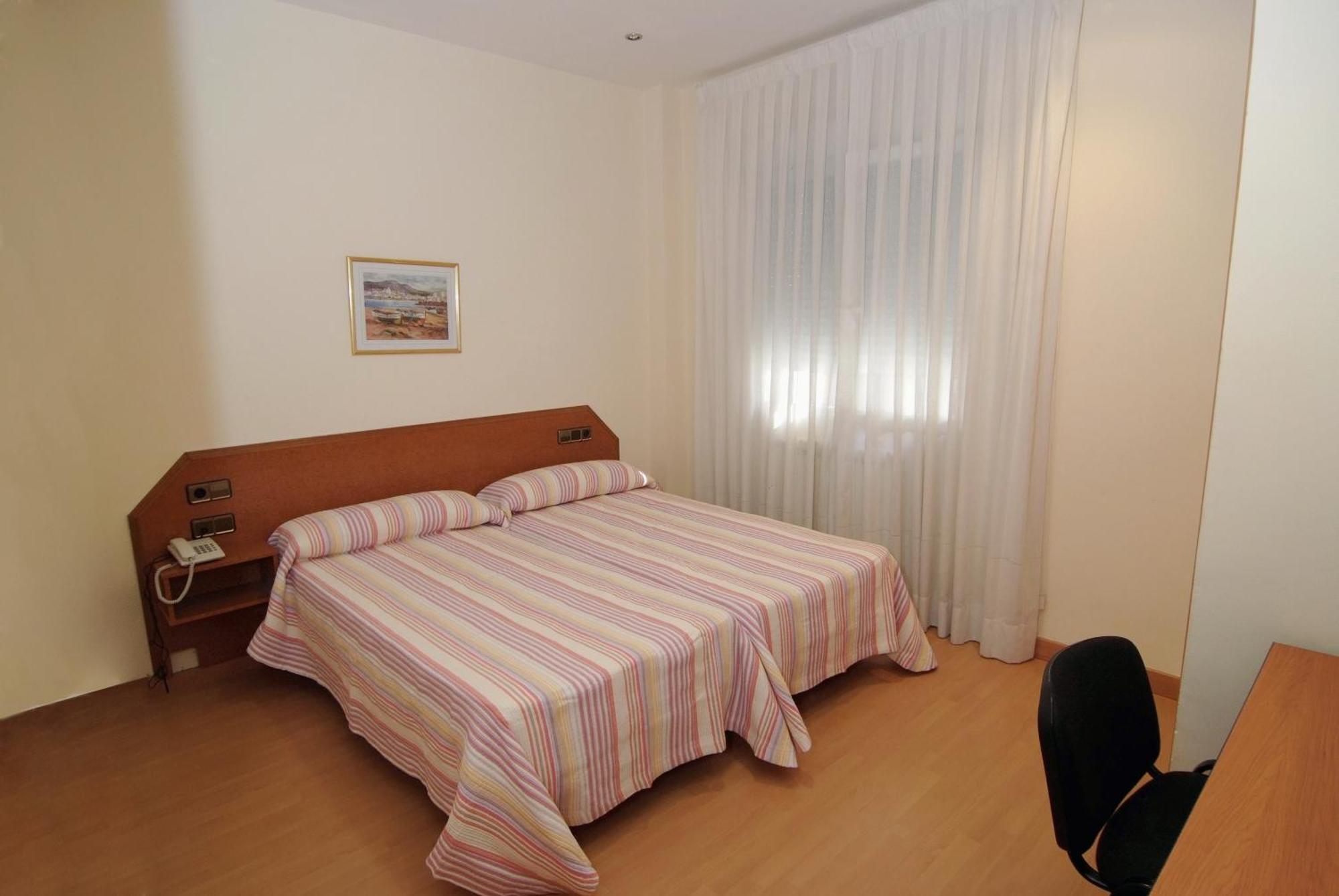 Hostal Cataluna サラゴサ エクステリア 写真