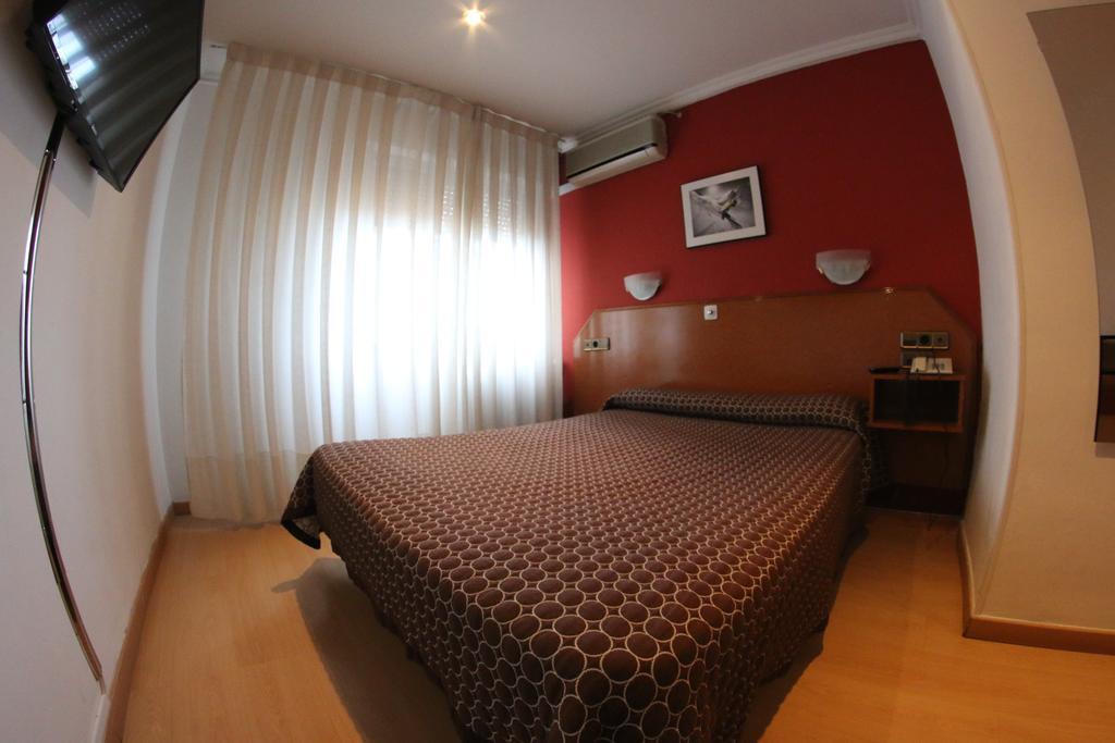 Hostal Cataluna サラゴサ エクステリア 写真
