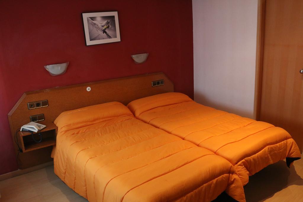 Hostal Cataluna サラゴサ エクステリア 写真