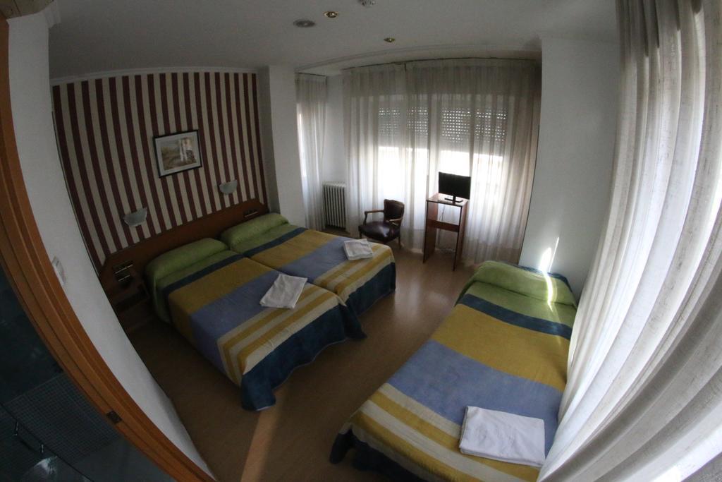Hostal Cataluna サラゴサ エクステリア 写真