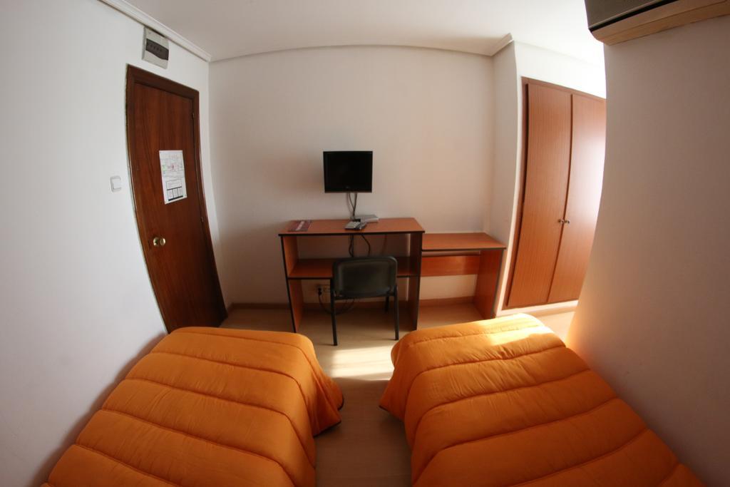 Hostal Cataluna サラゴサ エクステリア 写真