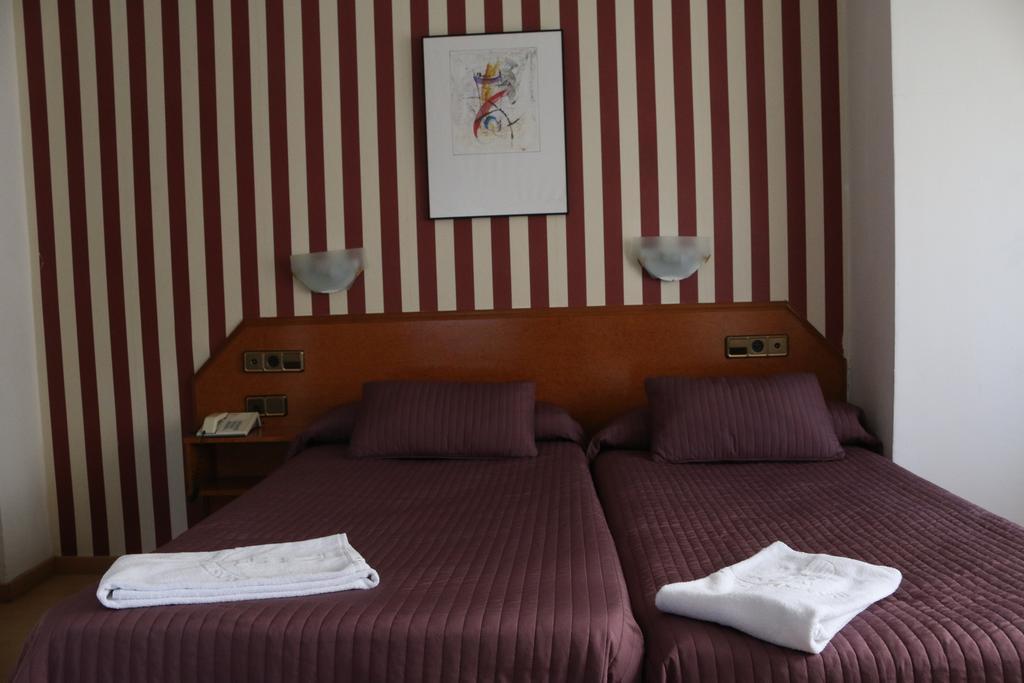 Hostal Cataluna サラゴサ エクステリア 写真