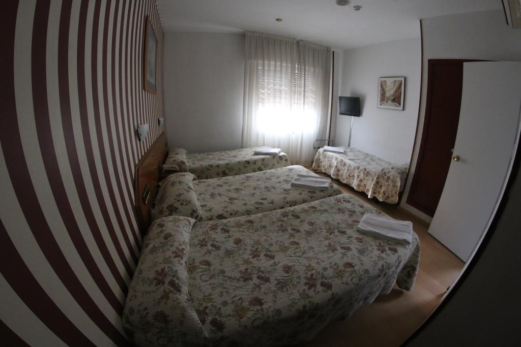 Hostal Cataluna サラゴサ エクステリア 写真